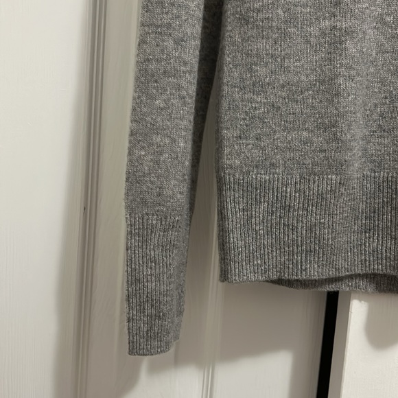 Magaschoni gray cashmere sweater size S NWT - Picture 3 of 6